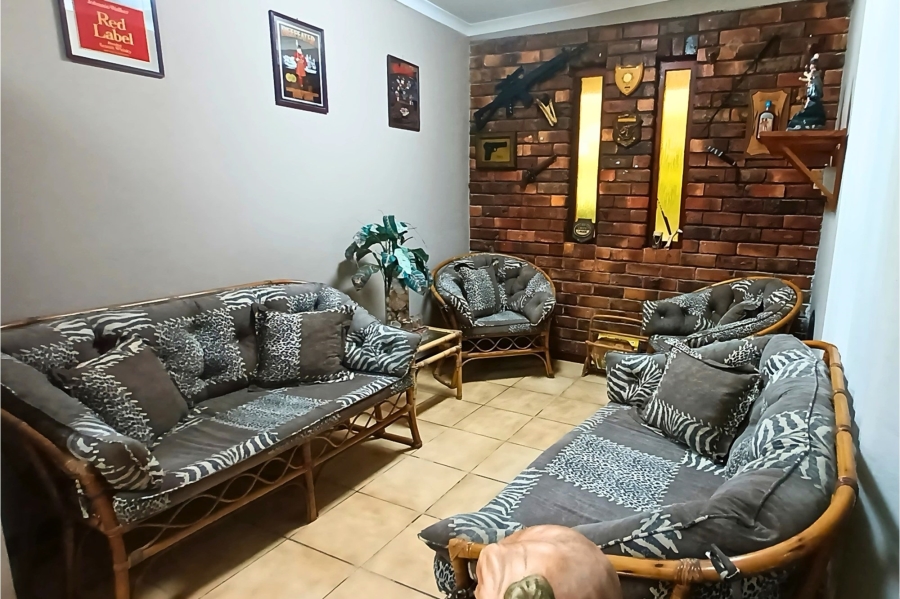 4 Bedroom Property for Sale in Beacon Bay Eastern Cape
